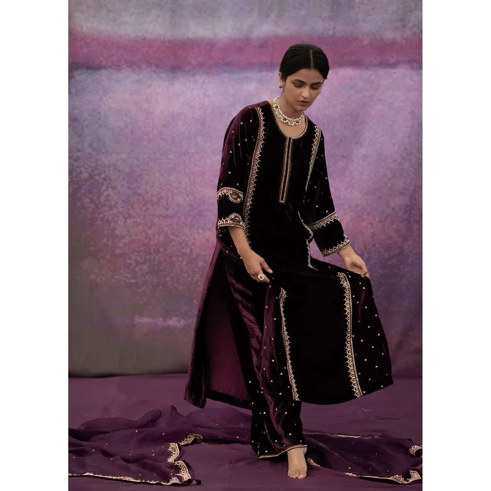 DEEPTHEE Purple Moti Scallop Hand Embroidered Kurta with Pant & Dupatta (Set of 3)