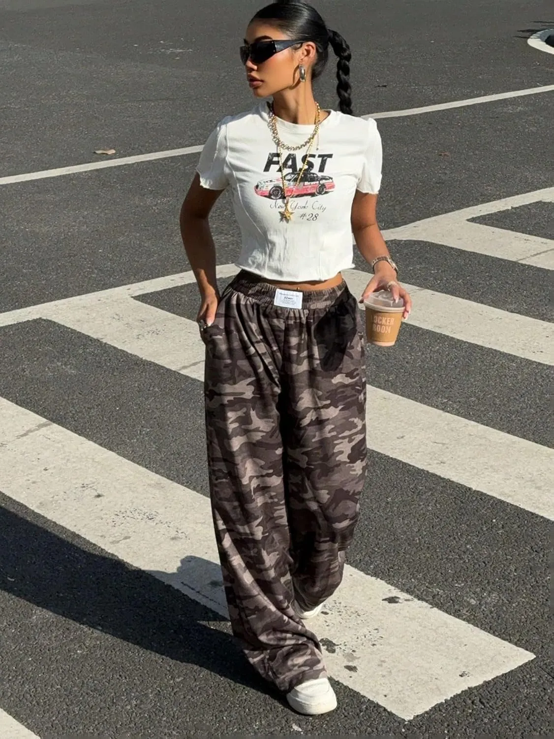 ZAFUL Women's Camo Cargo Pants Y2K Elastic High Waisted Wide Leg Casual Straight Pants Joggers Sweatpants with Patch Detail