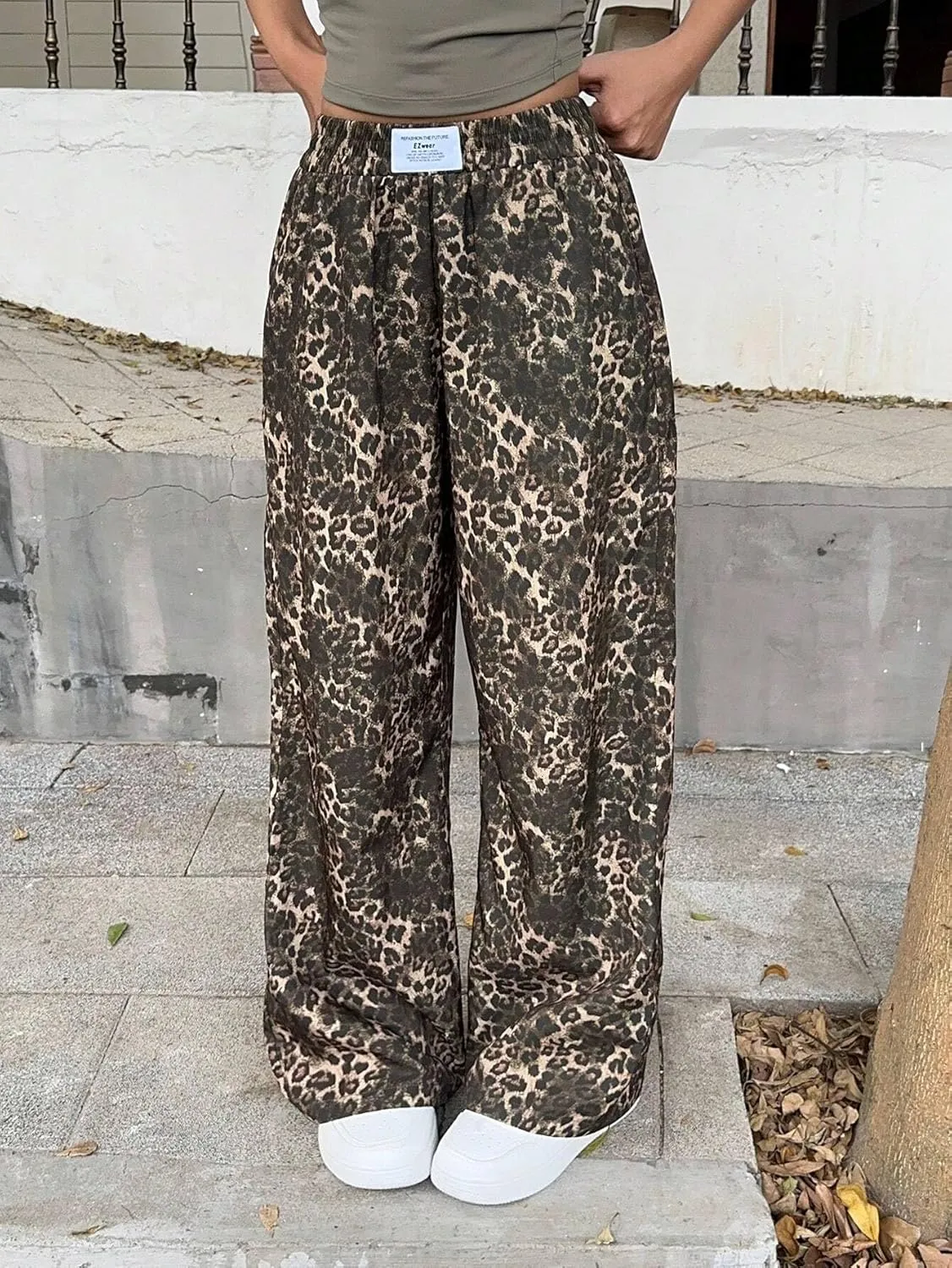 ZAFUL Women's Camo Cargo Pants Y2K Elastic High Waisted Wide Leg Casual Straight Pants Joggers Sweatpants with Patch Detail
